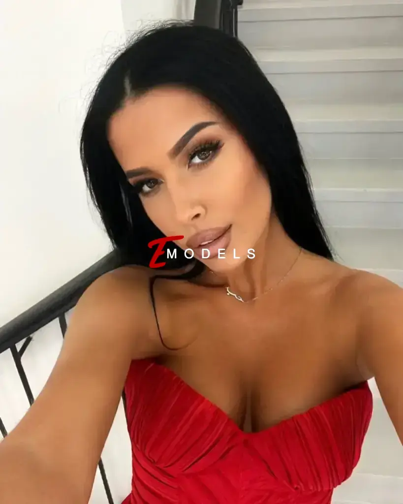 Ruzanna, Height: 170, Age: 23, Weight: 48