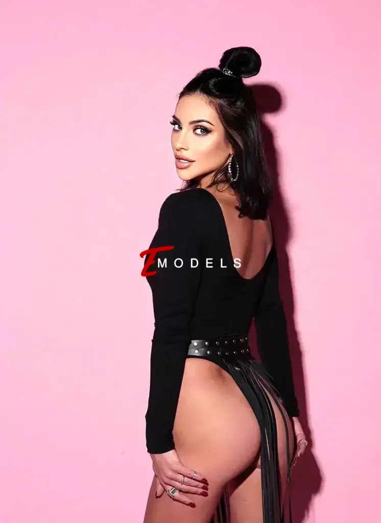 Tina, Height: 171, Age: 26, Weight: 50
