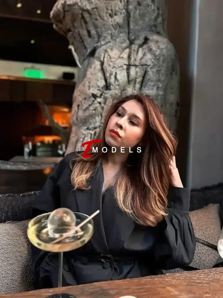 Alia, Height: 165, Age: 26, Weight: 60