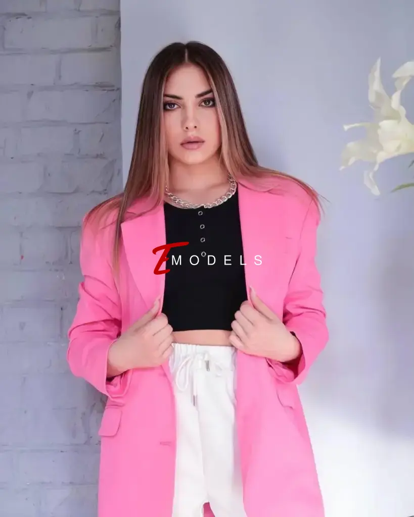 Riana, Height: 173, Age: 22, Weight: 63