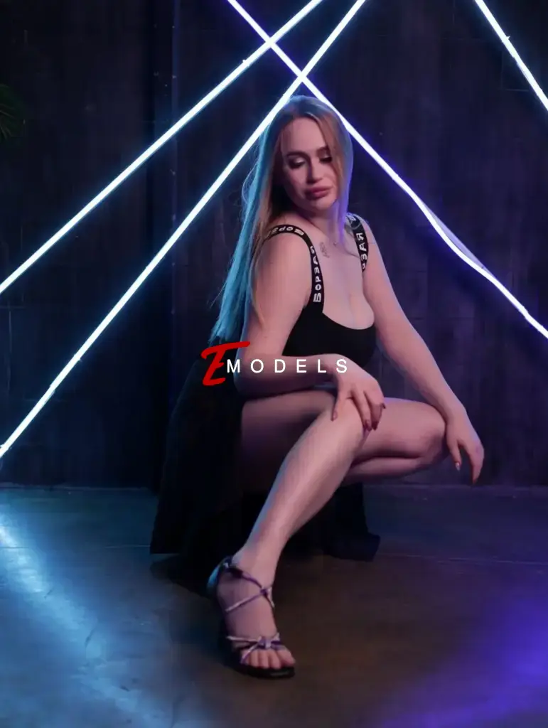Ameliya — curvy beauty, Height: 167, Age: 24, Weight: 66