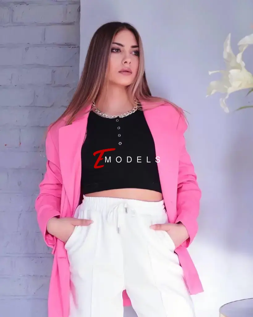 Riana, Height: 173, Age: 22, Weight: 63