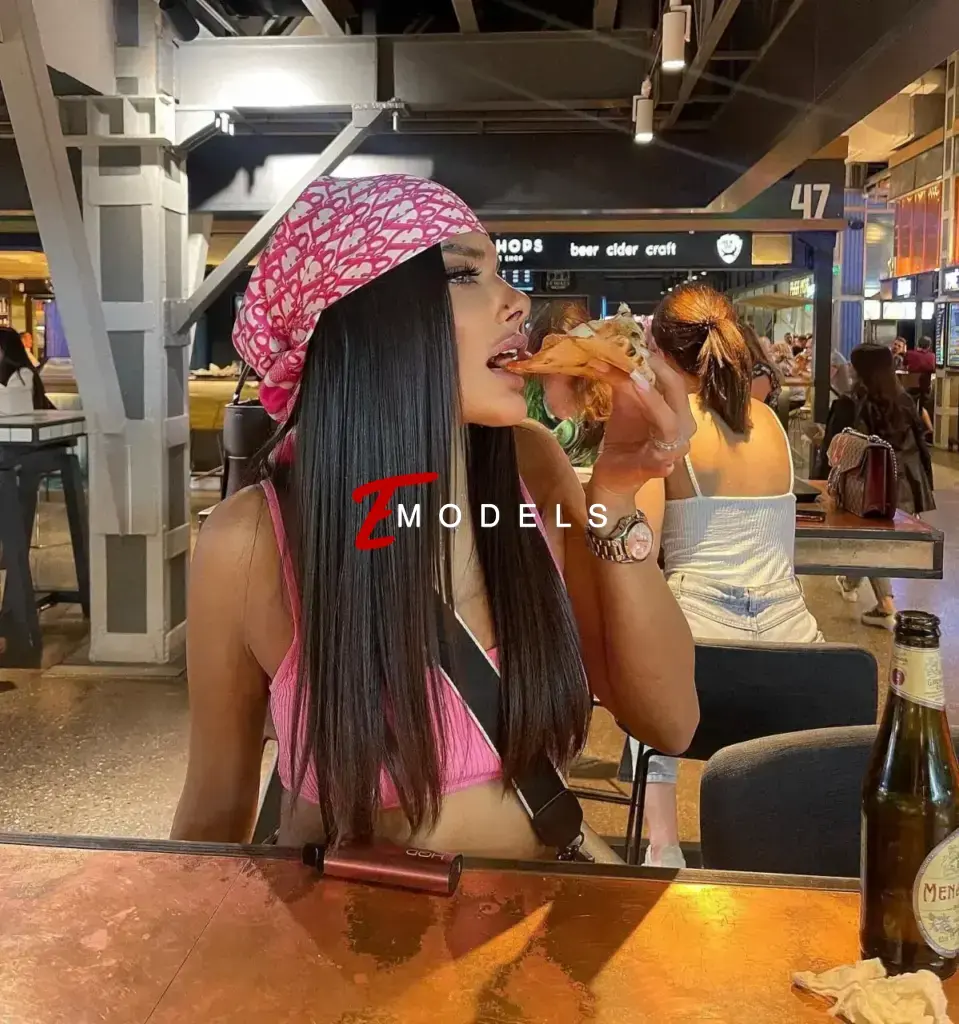 Bella, Height: 166, Age: 23, Weight: 51