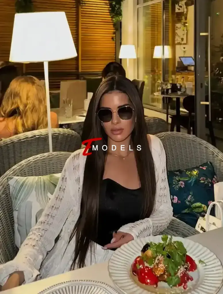 Aisha, Height: 170, Age: 25, Weight: 54