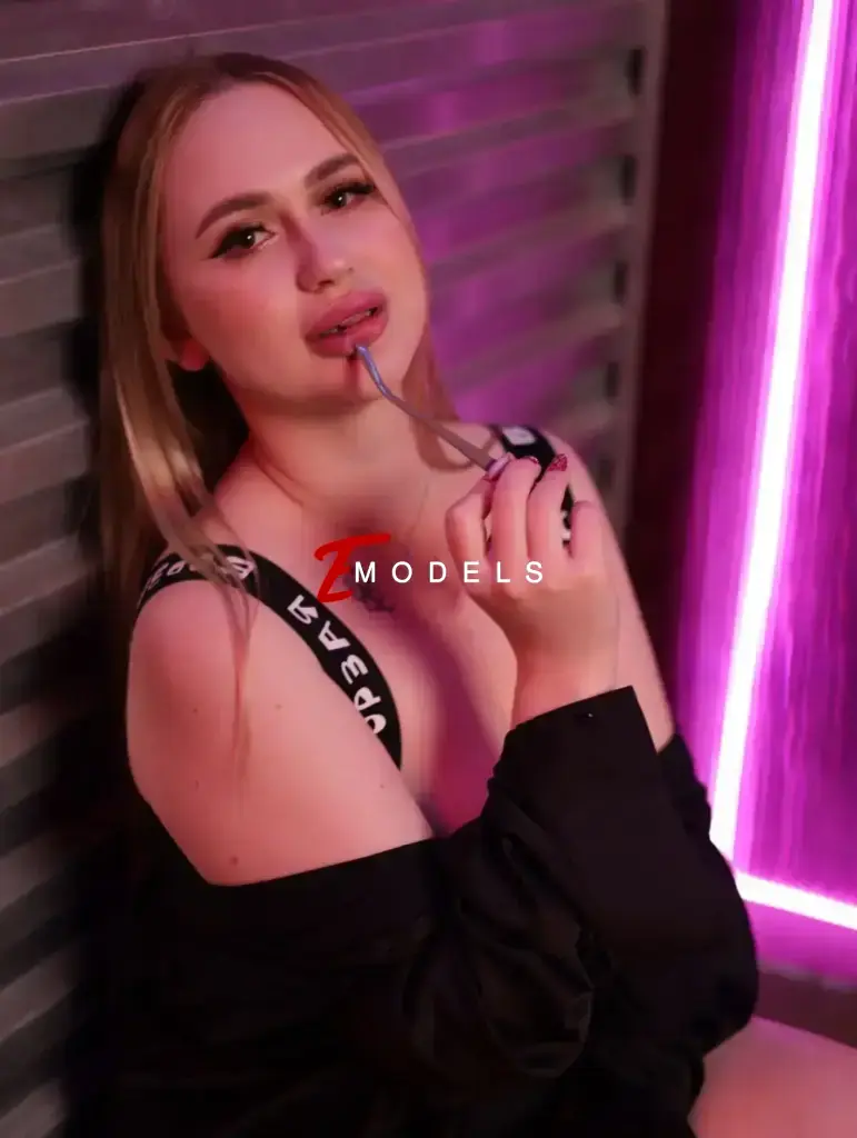 Ameliya — curvy beauty, Height: 167, Age: 24, Weight: 66