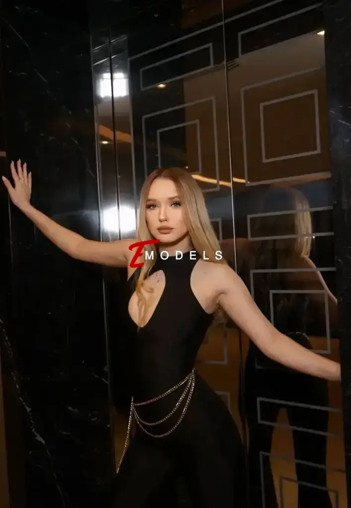 Snezhana, Height: 165, Age: 18, Weight: 52