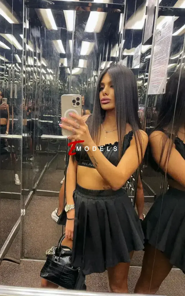 Bella, Height: 166, Age: 23, Weight: 51