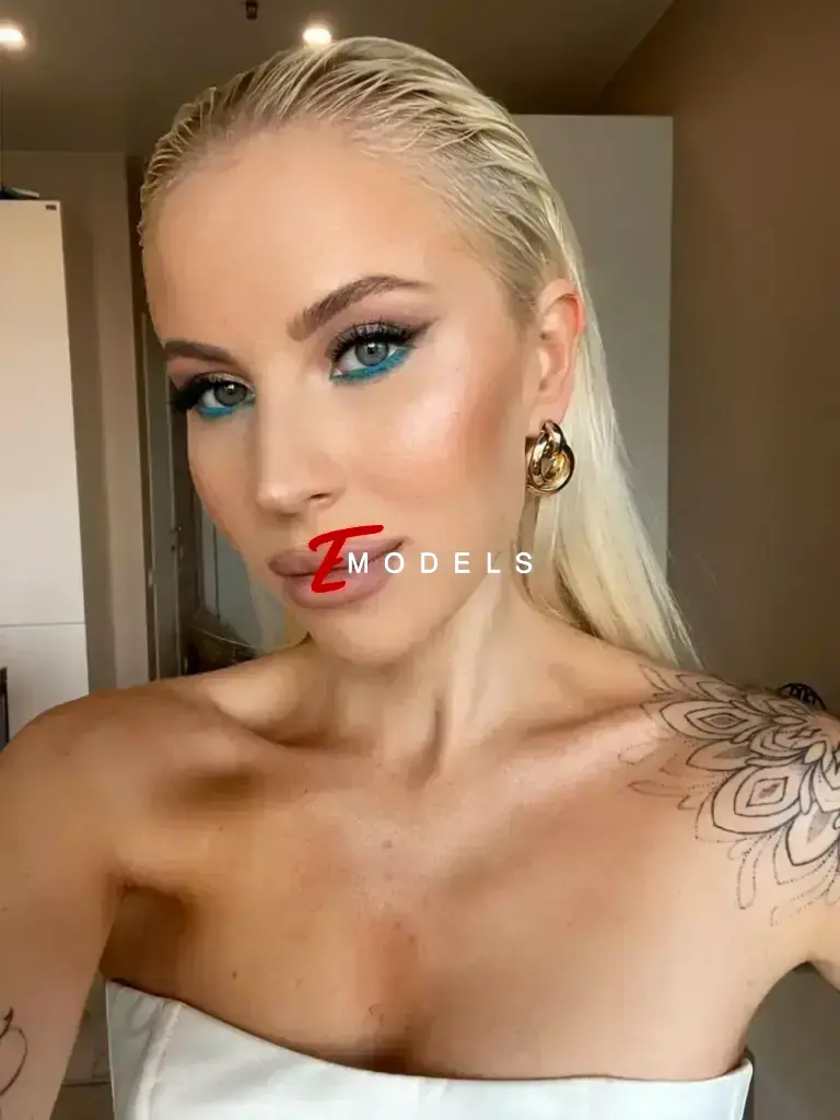 Alina, Height: 160, Age: 24, Weight: 46