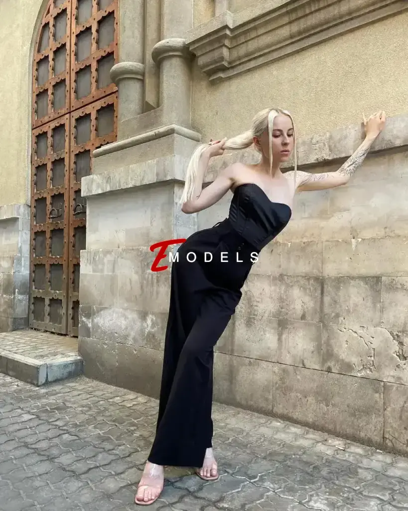 Alina, Height: 160, Age: 24, Weight: 46