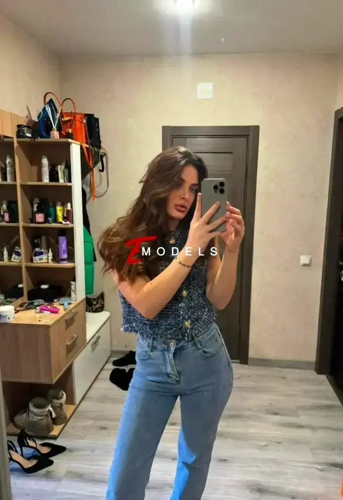 Anya, Height: 172, Age: 25, Weight: 54