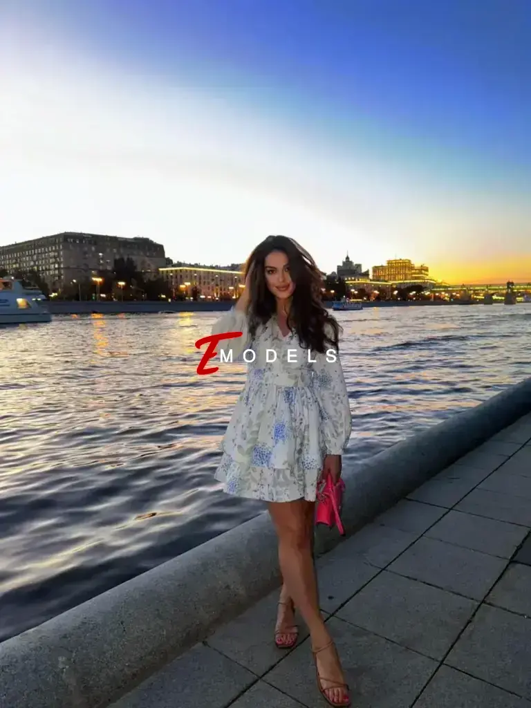 Anya, Height: 172, Age: 25, Weight: 54