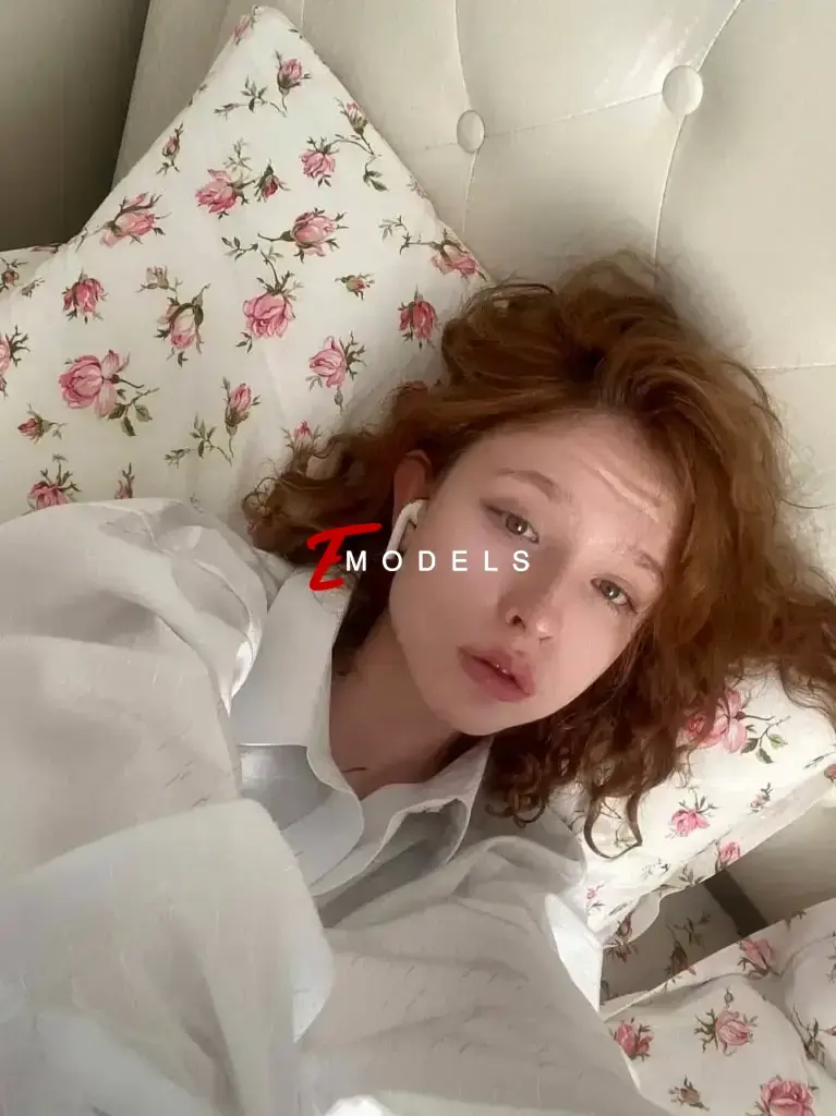 Bloom, Height: 164, Age: 18, Weight: 43