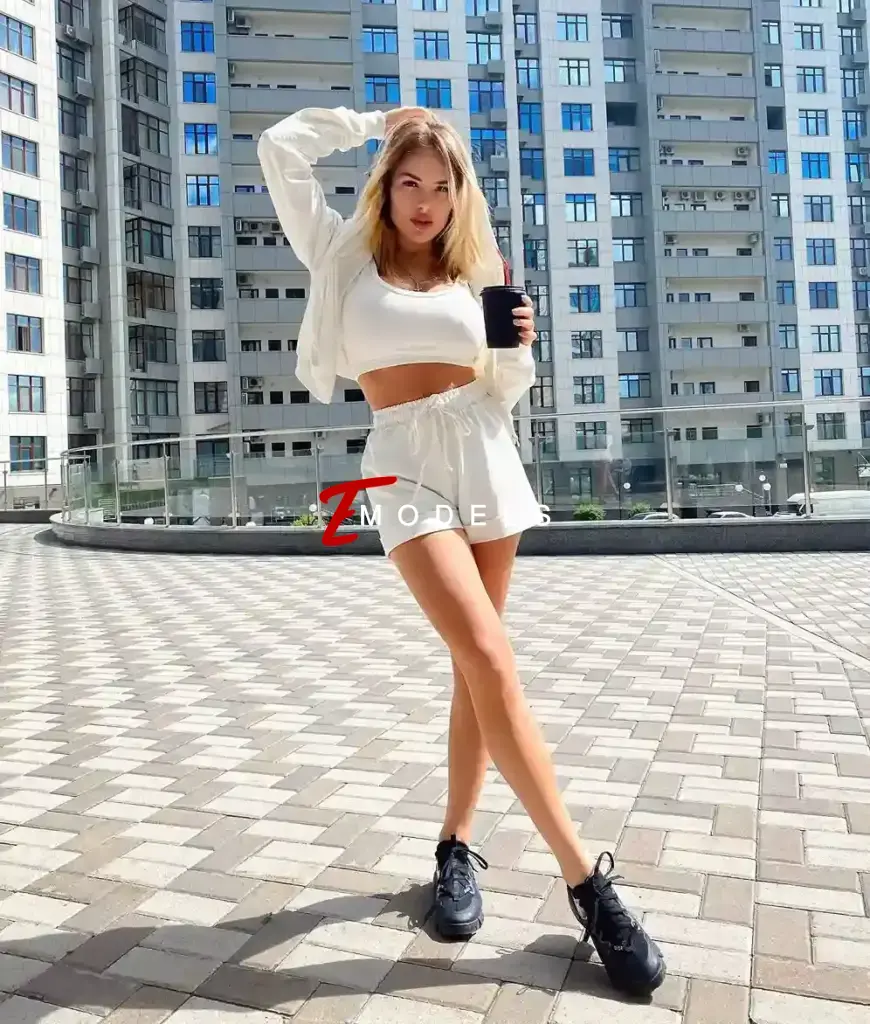 Ulyana, Height: 169, Age: 21, Weight: 54