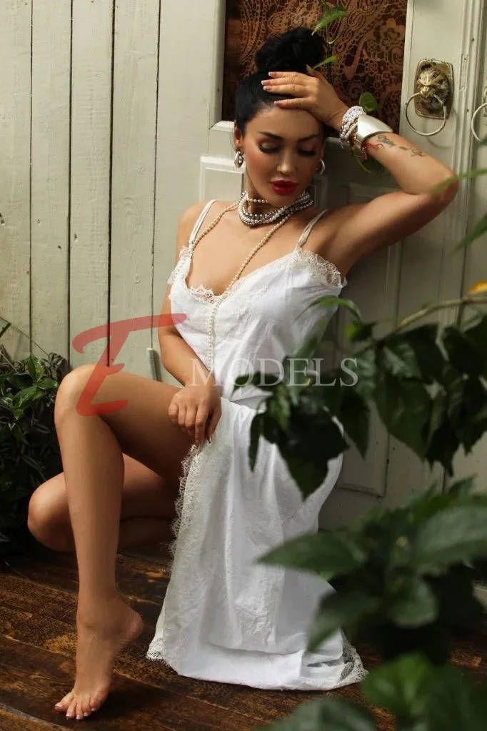Josie, Height: 170, Age: 30, Weight: 55