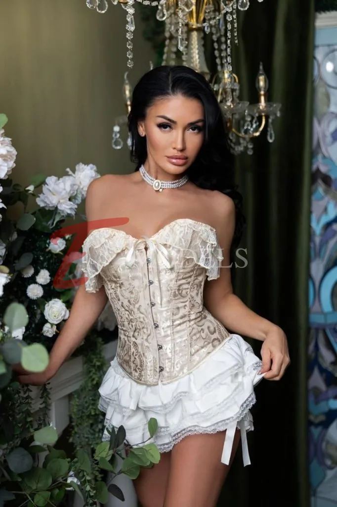 Josie, Height: 170, Age: 30, Weight: 55