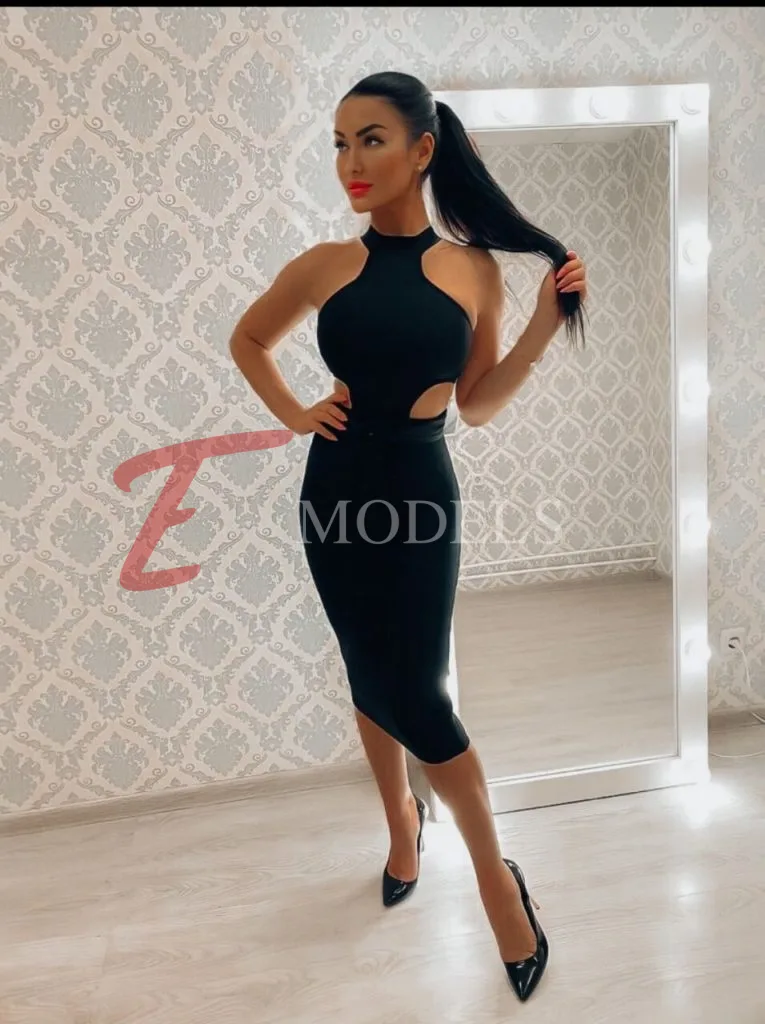 Josie, Height: 170, Age: 30, Weight: 55