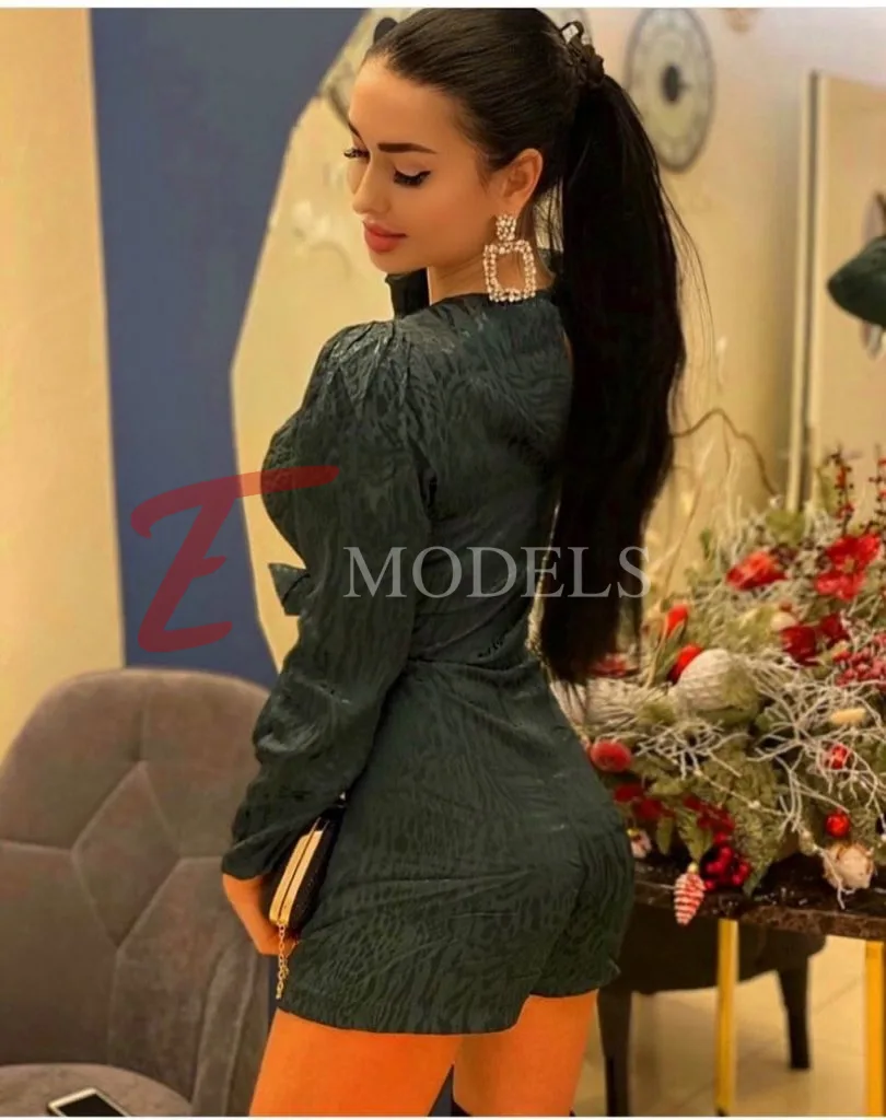 Josie, Height: 170, Age: 30, Weight: 55