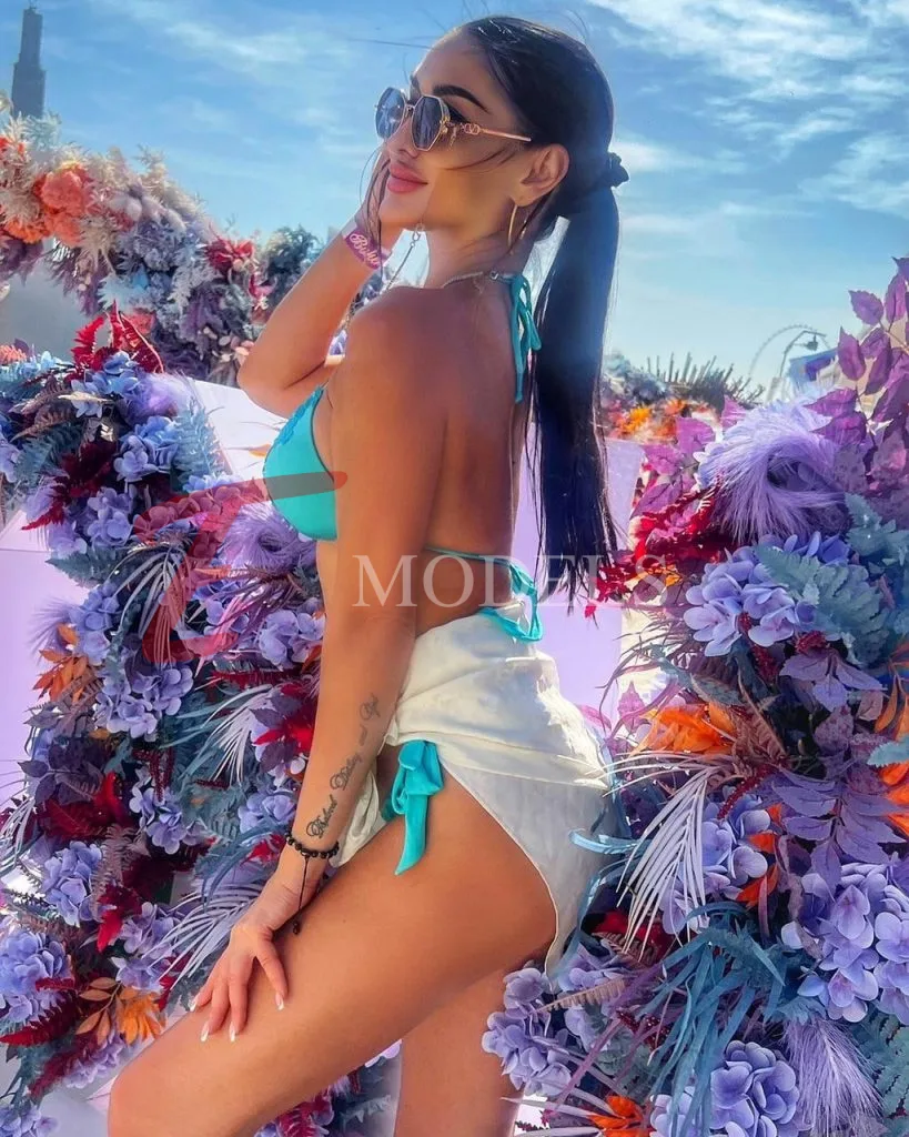 Josie, Height: 170, Age: 30, Weight: 55