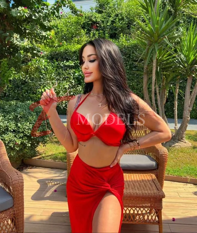 Josie, Height: 170, Age: 30, Weight: 55