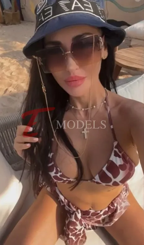 Josie, Height: 170, Age: 30, Weight: 55