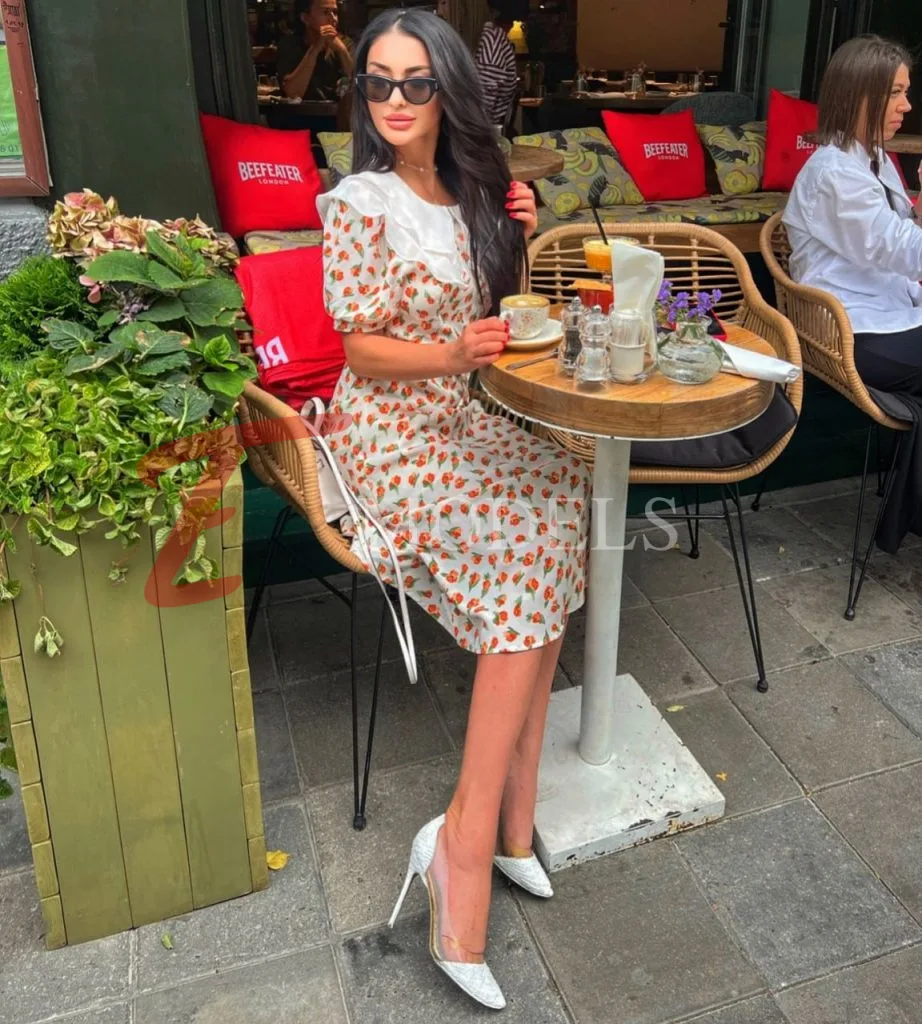 Josie, Height: 170, Age: 30, Weight: 55