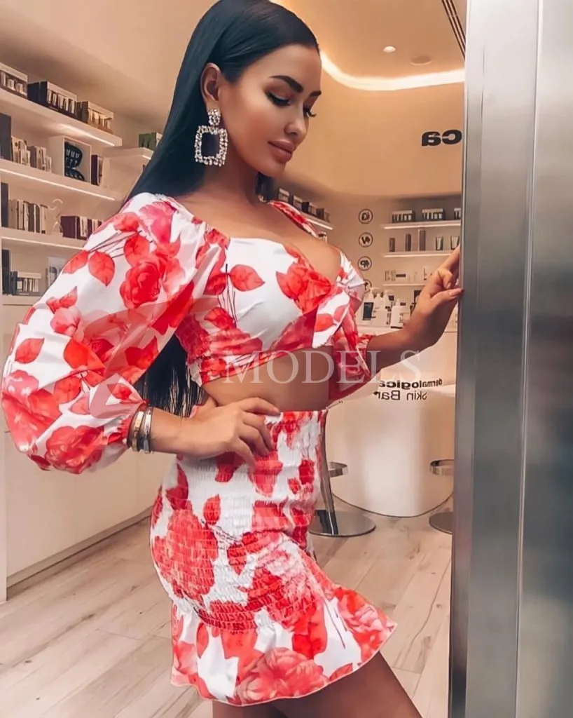Josie, Height: 170, Age: 30, Weight: 55