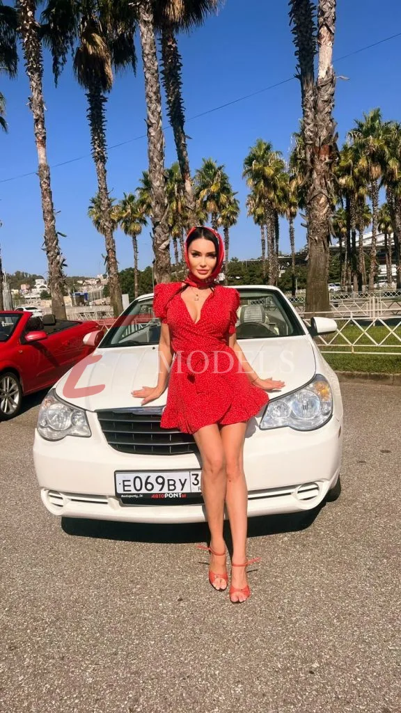 Josie, Height: 170, Age: 30, Weight: 55