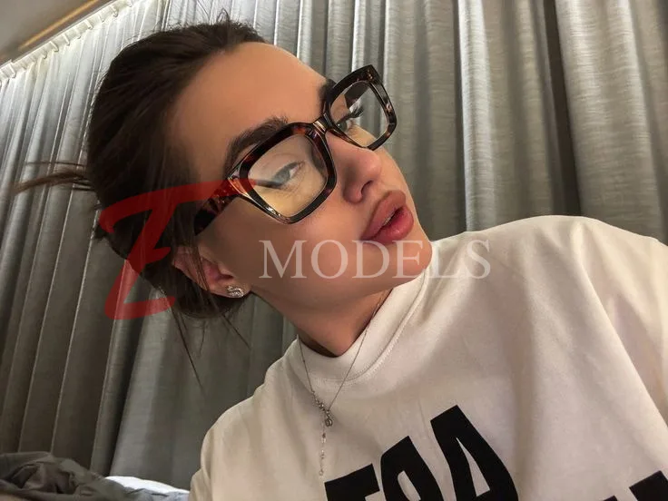 Miranda, Height: 168, Age: 18, Weight: 72