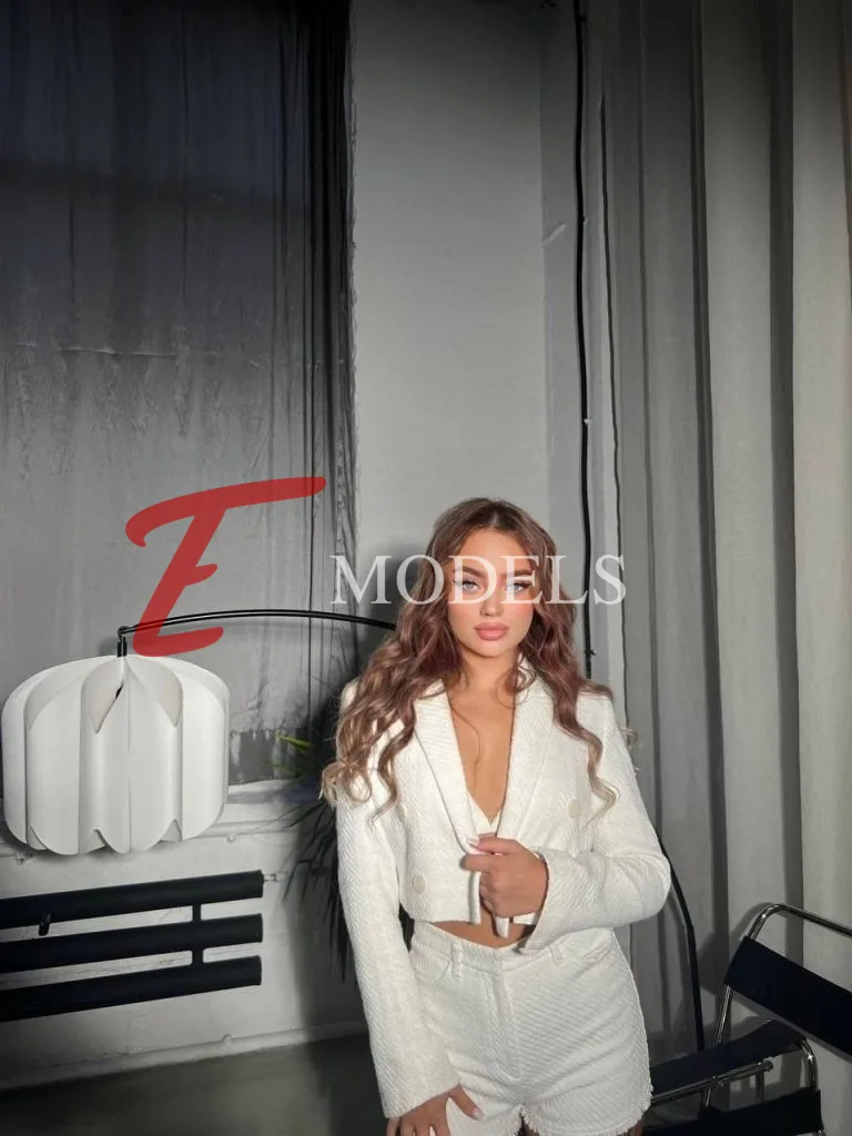 Betti, Height: 170, Age: 24, Weight: 55