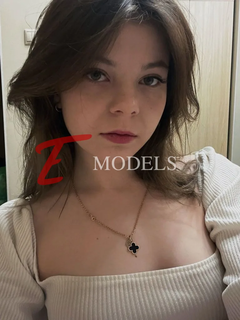 Violetta, Height: 160, Age: 21, Weight: 48