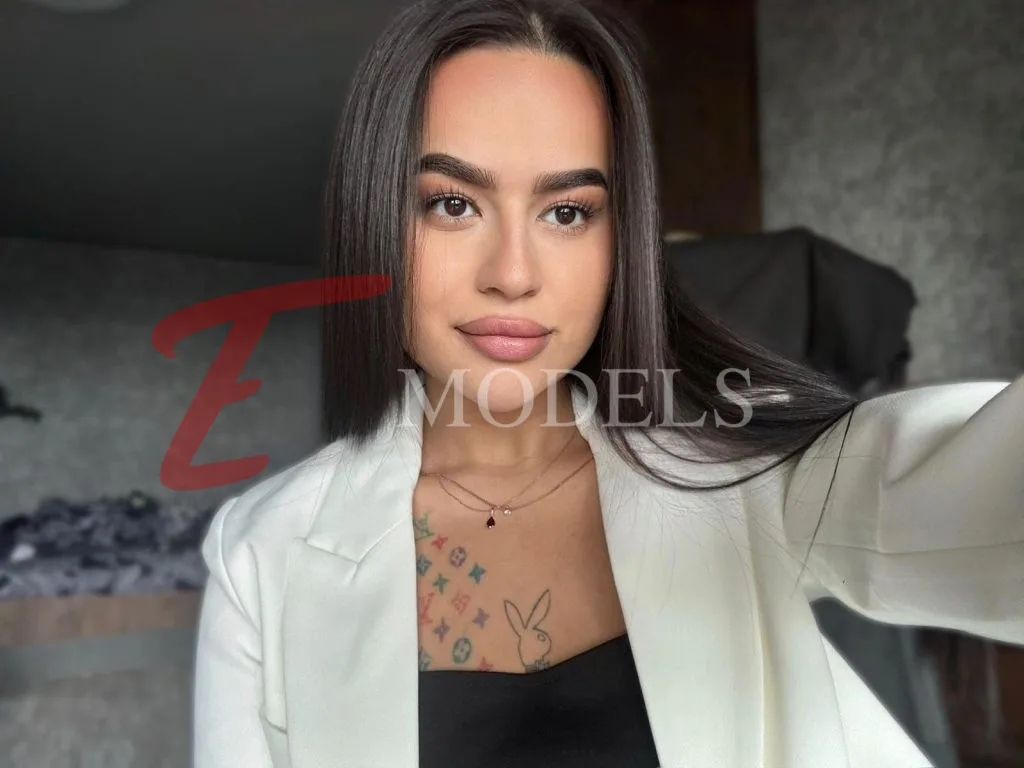 Samira, Height: 160, Age: 23, Weight: 57