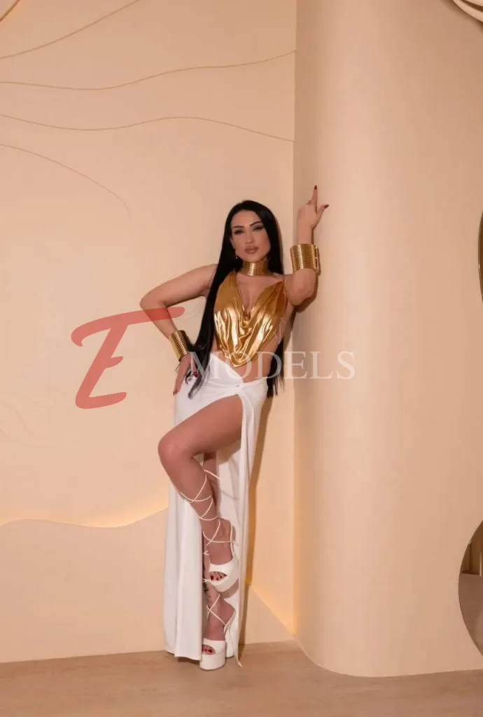 Aylina, Height: 168, Age: 27, Weight: 56