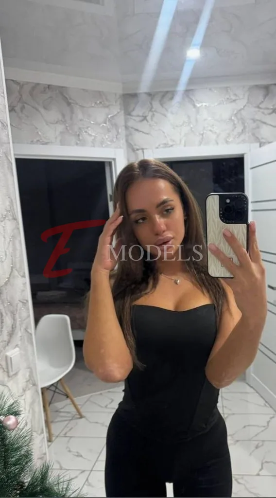 Dayana, Height: 170, Age: 23, Weight: 55